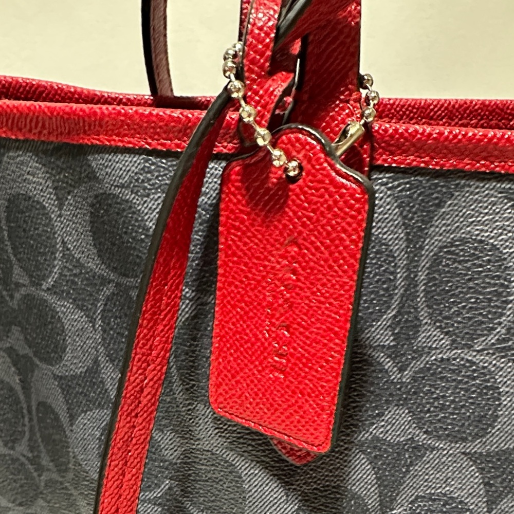 Coach Reversible Signature Logo Navy Tote with Red Trim & Detachable Pouch - Picture 7 of 7